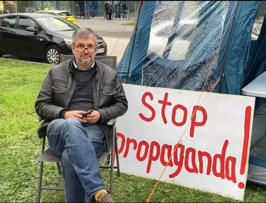 Hadházy Ákos szerint a követ nem kérni kellene a NER-oligarcháktól